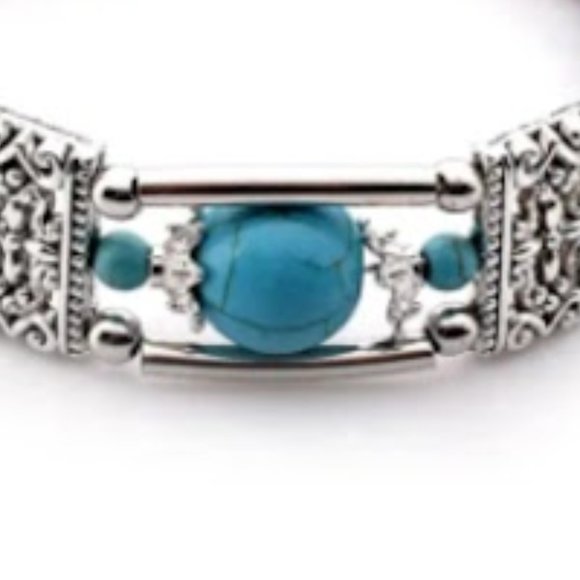 Elegant Turquoise Boho Bracelet Silver Plated- Measures approx 7.49" - Picture 4 of 4